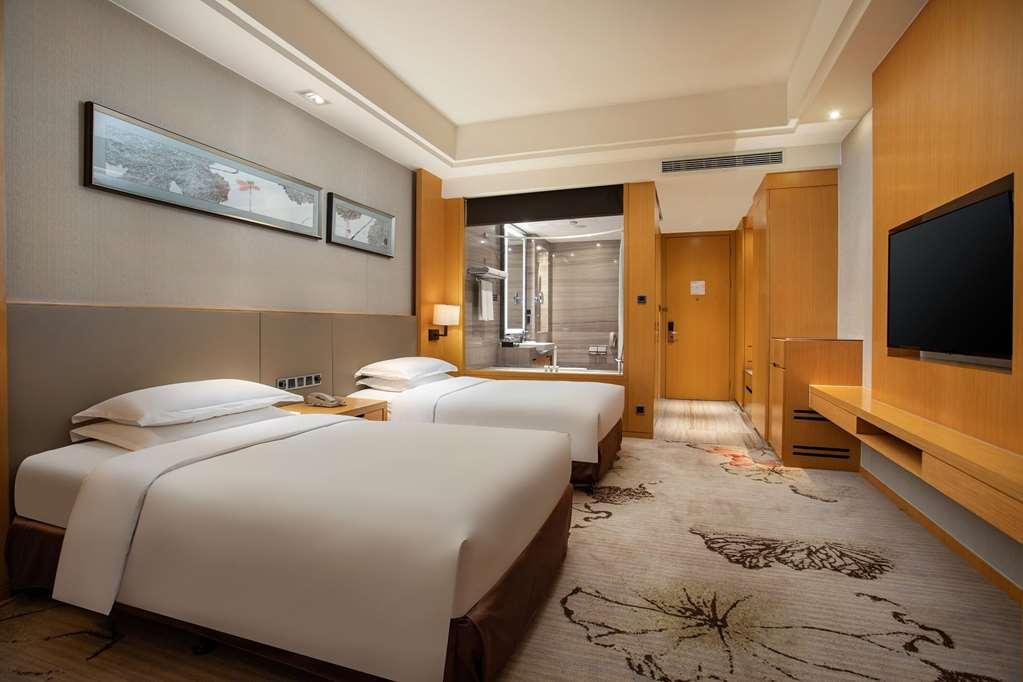 Wyndham Nanxiang Hotel *